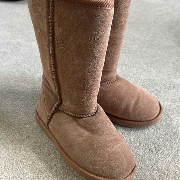 Tamarac tan lined boots - Picture 1 of 5